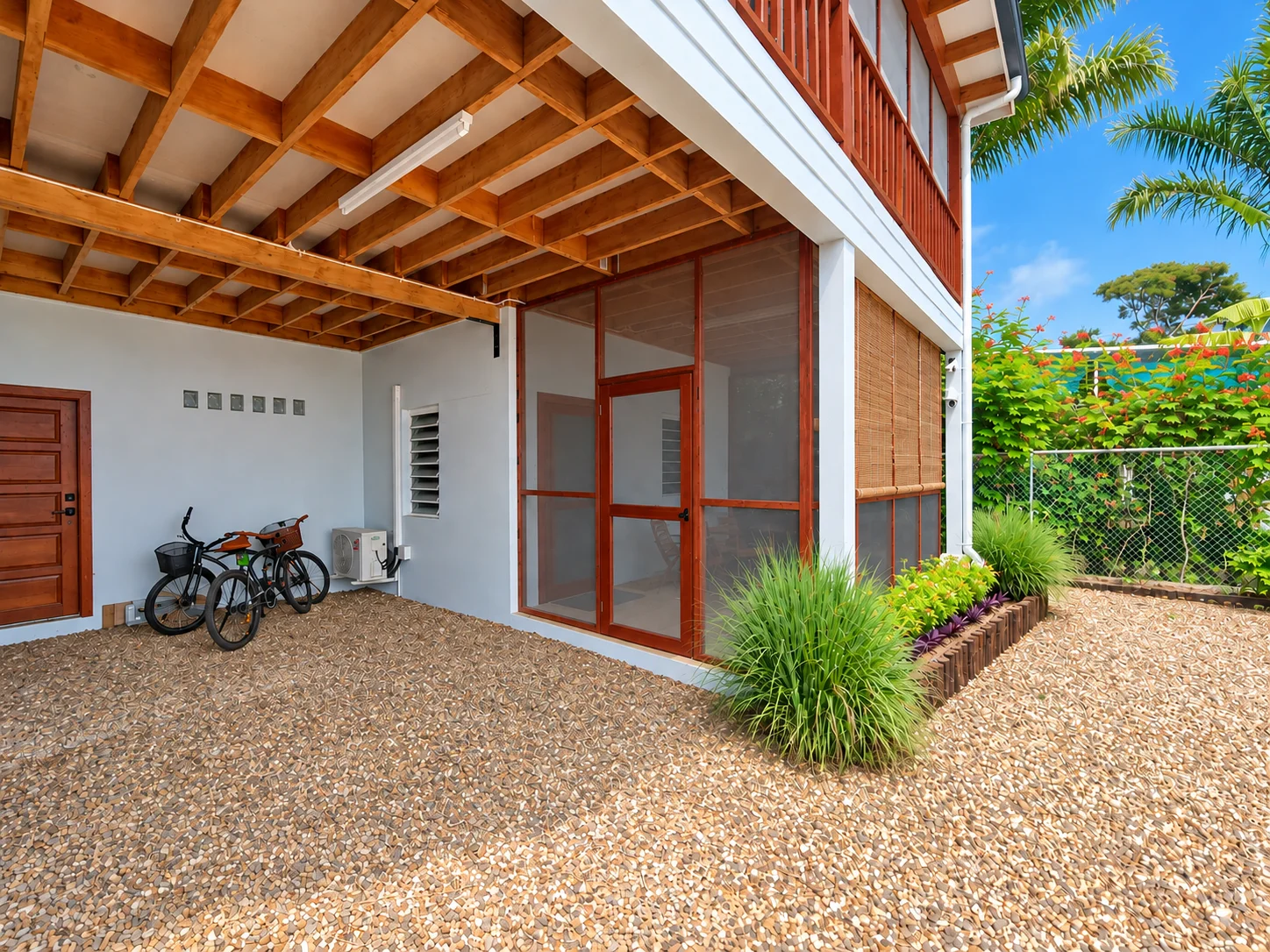 Your private screened garden patio