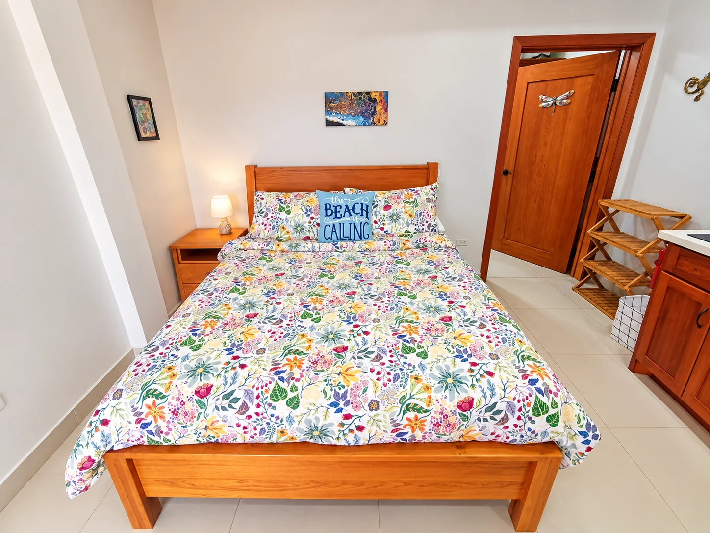 Settle into a comfortable queen-size bed